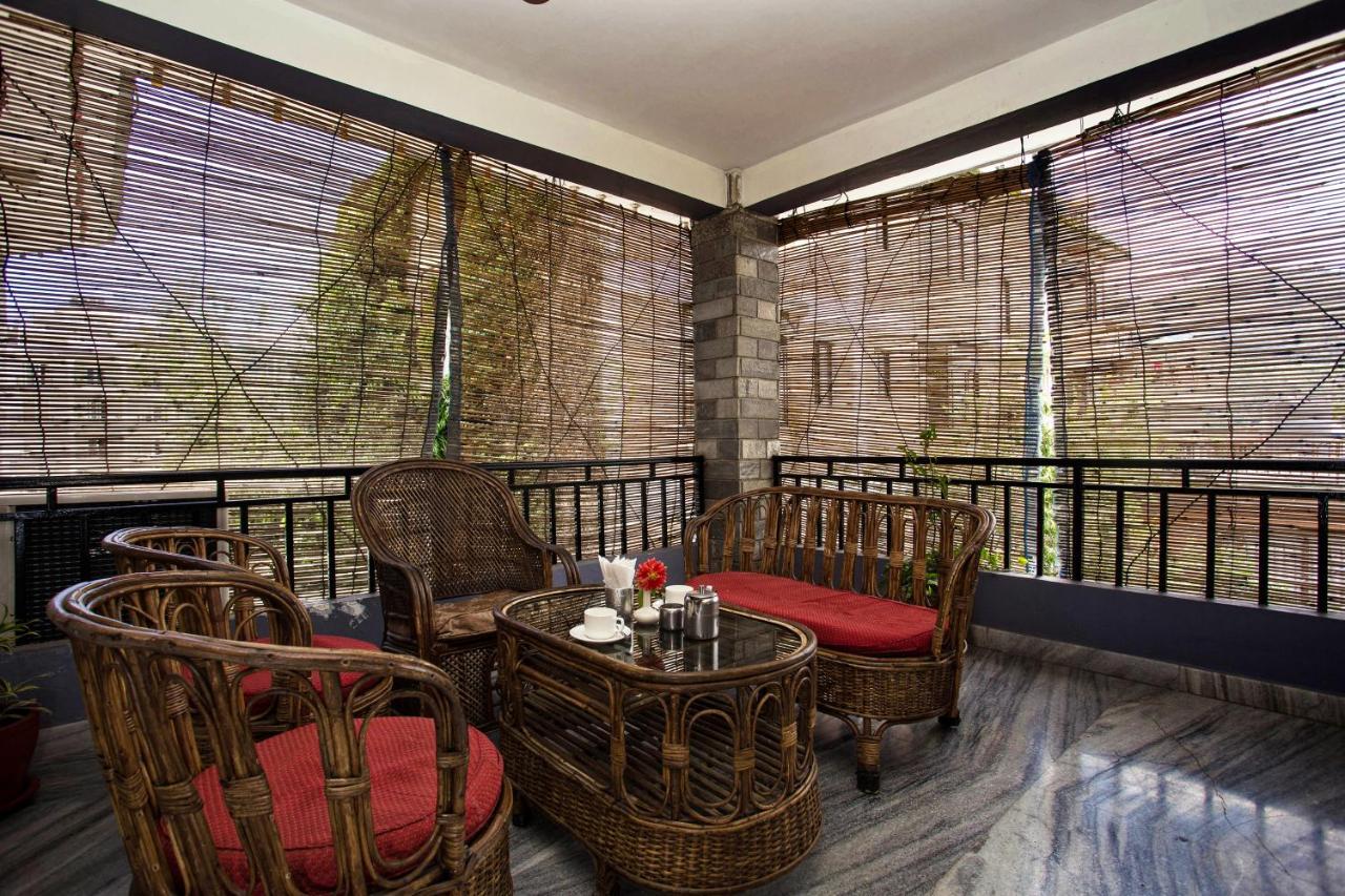 Hotel Tulsi Pokhara Kültér fotó