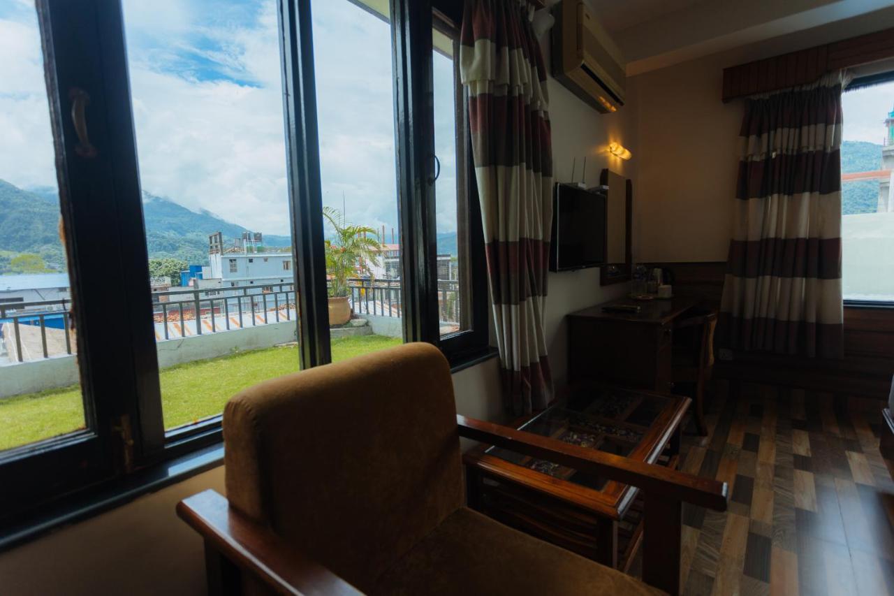 Hotel Tulsi Pokhara Kültér fotó