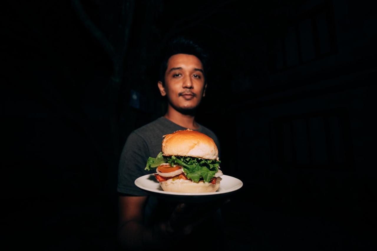 Hotel Tulsi Pokhara Kültér fotó