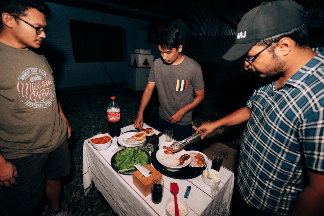 Hotel Tulsi Pokhara Kültér fotó