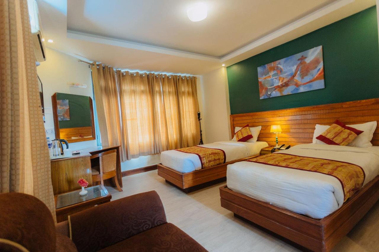 Hotel Tulsi Pokhara Kültér fotó
