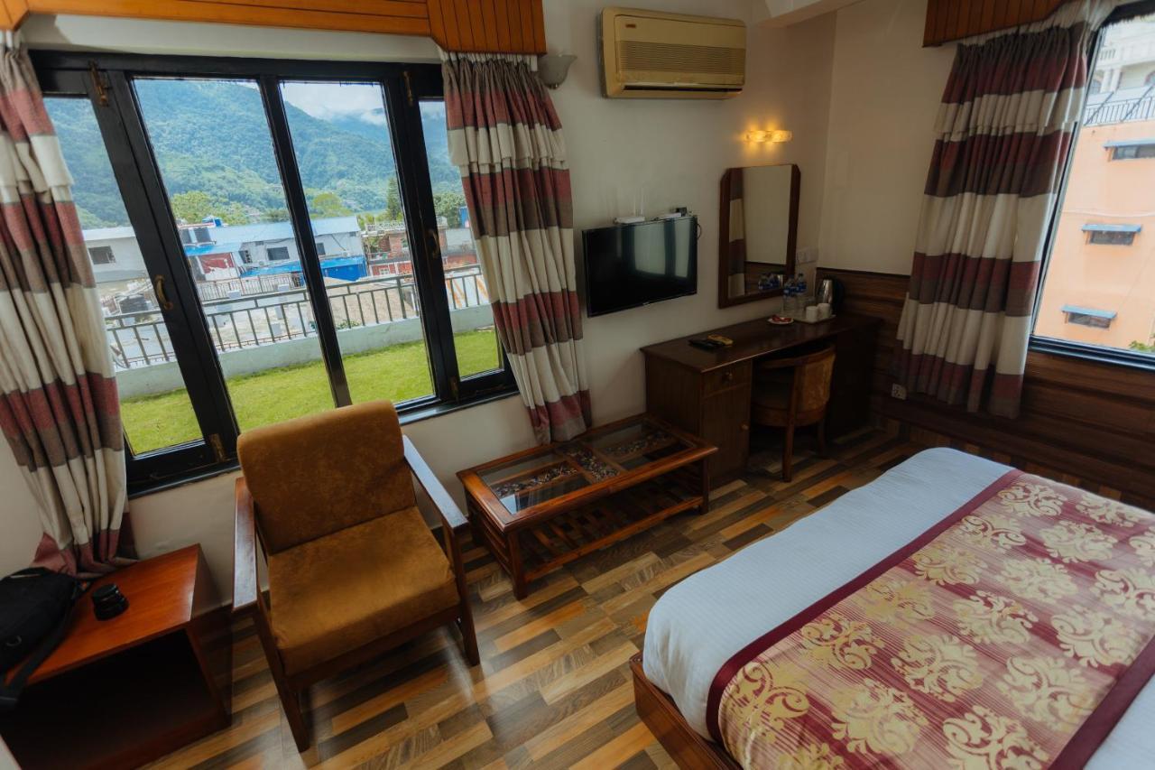 Hotel Tulsi Pokhara Kültér fotó