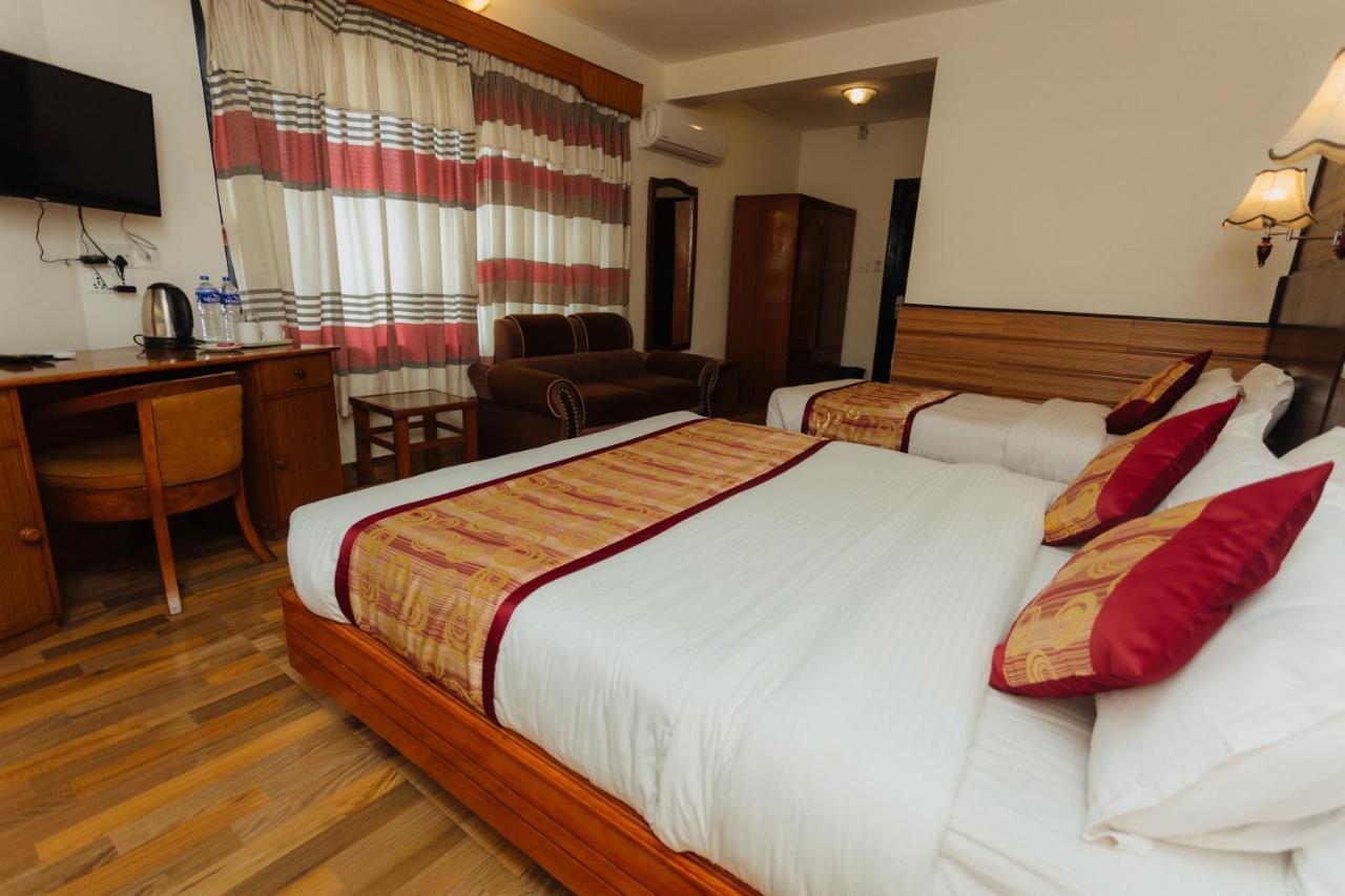 Hotel Tulsi Pokhara Kültér fotó