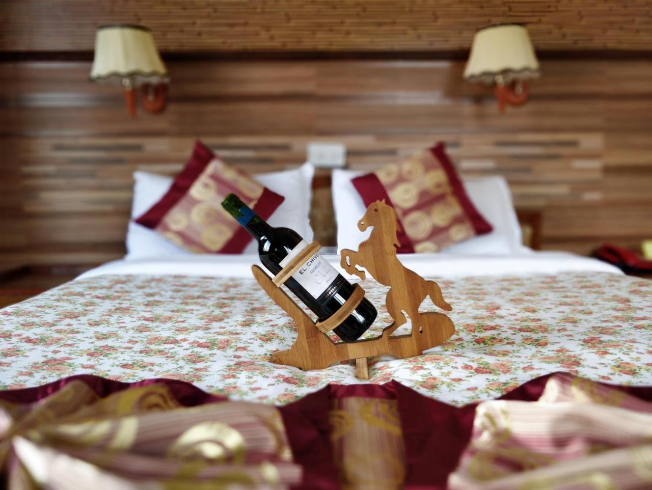 Hotel Tulsi Pokhara Kültér fotó