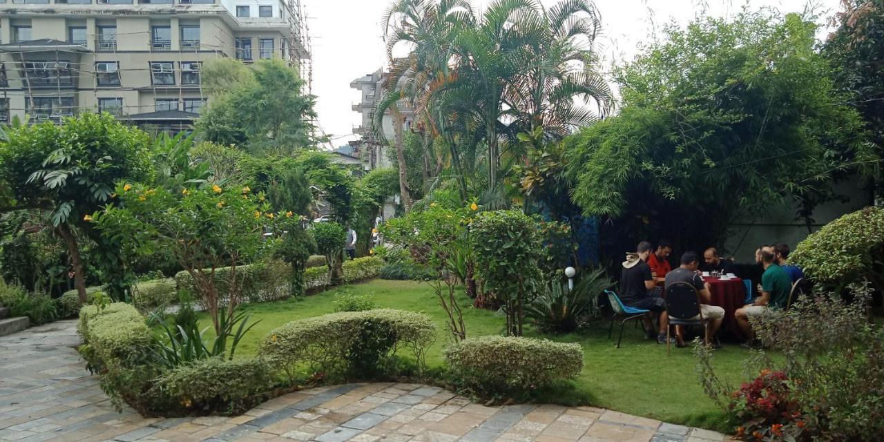 Hotel Tulsi Pokhara Kültér fotó